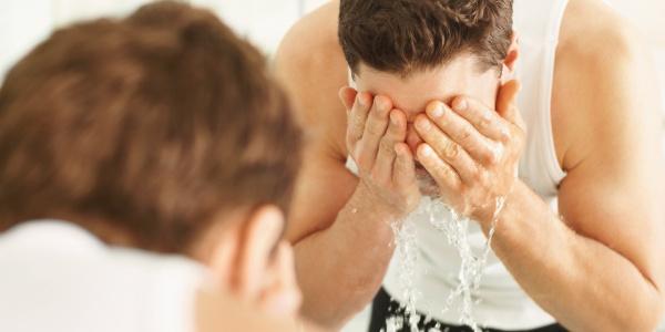 How to Pick Out a Winning Men’s Face Wash